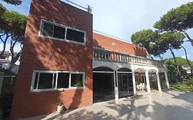Alquiler De Verano - Casa Unifamiliar En La Pineda - Castelldefels Playa